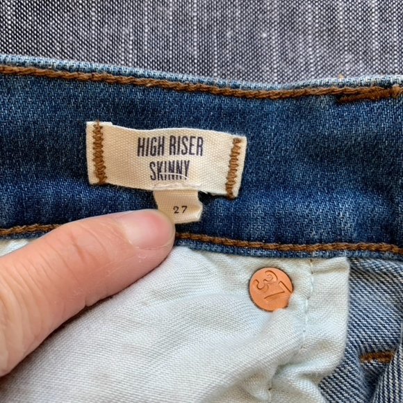 Madewell Jeans 9" High Riser Skinny Jeans in Thom Wash | 27 - Picture 9 of 11